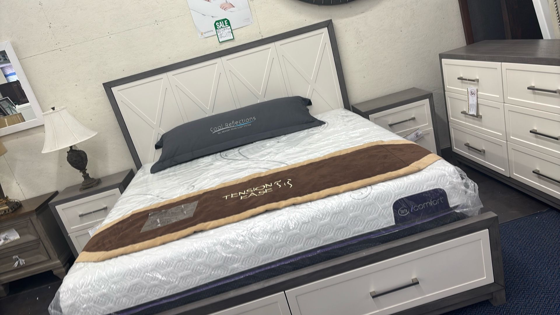 5 Pc King Bed With 2 Night Stands Mirror