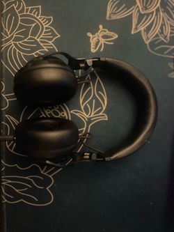 JBL club 700 headphones