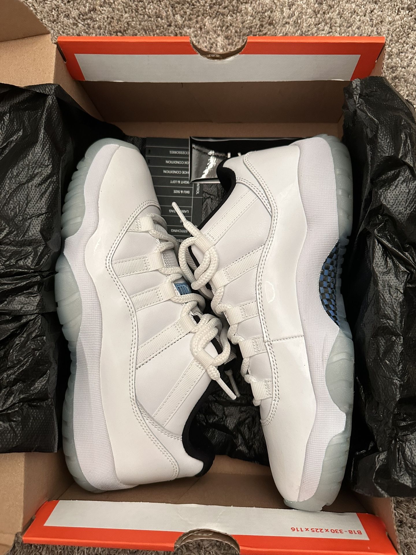 Air Jordan 11 Low Legend Blue