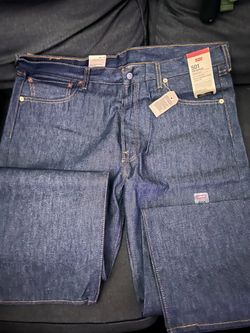 Blue and black 501 Levi jeans authentic I’m trying to help people out but if not I’ll return them for my size there 38x30