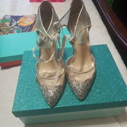 Betsey Johnson-Heels. 