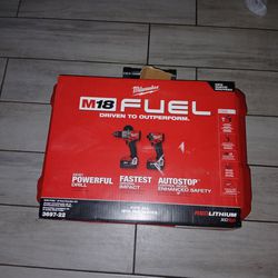 Milwaukee M18 Fuel Drill Kit