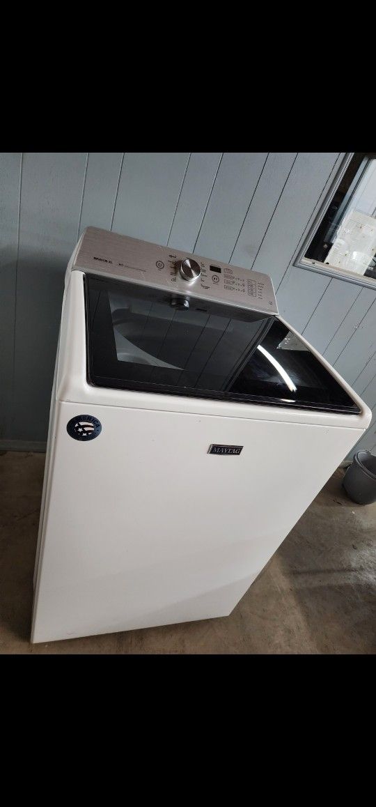 MAYTAG WASHER XL CAPACITY GOOD CONDITION LARGE CAPACITY HEAVY DUTY DELIVERY AVAILABLE WE DO REPAIRS