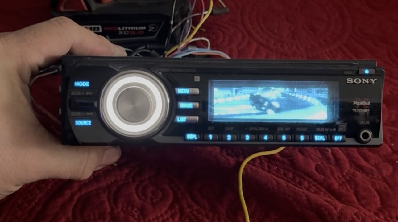 Old School SONY Xplod CDX-GT710 High End Car Stereo CD Radio AUX player control 