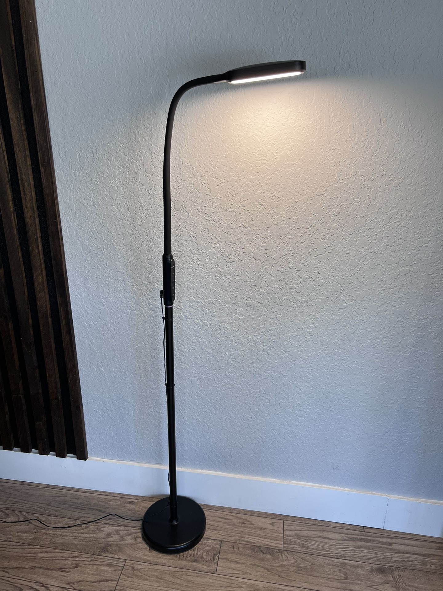 Miroco LED Goose Neck Floor Lamp. 3 Different Color Temperature Modes & Dimmable