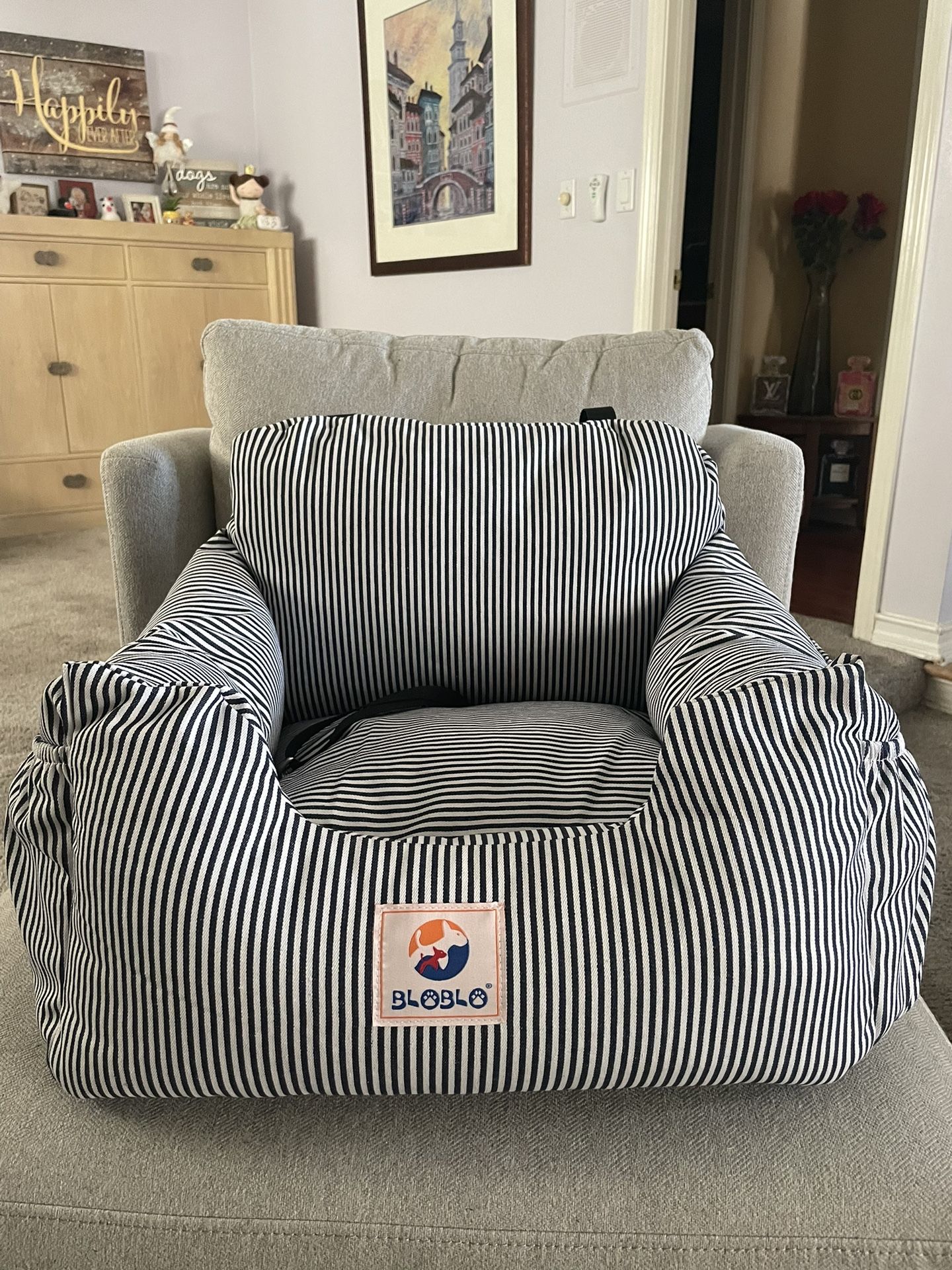 Bloblo Dog Car Seat Blue And White Stripes New