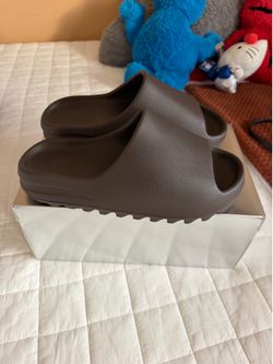 Yeezy Slide Chocolate YS 01