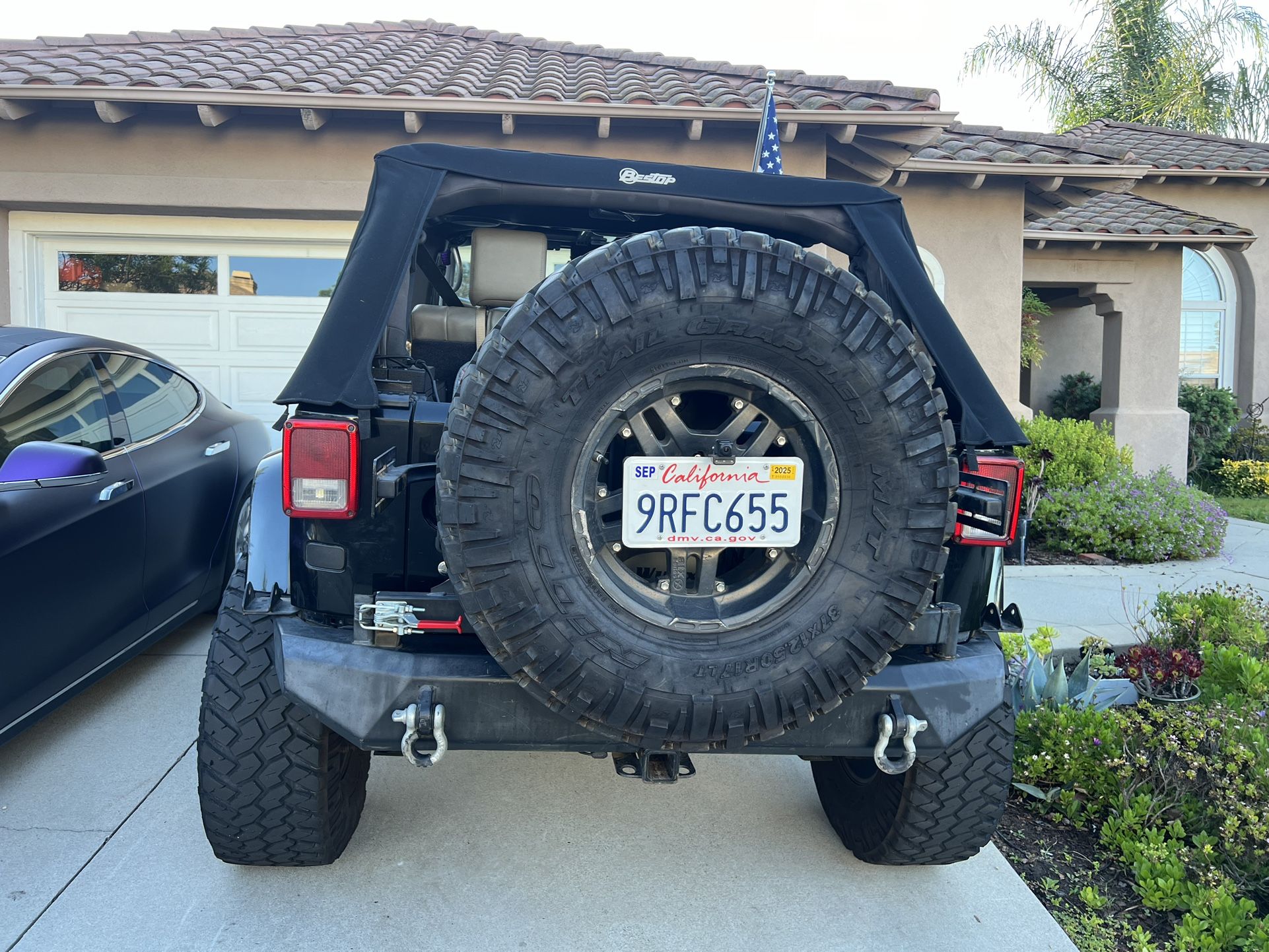 Jeep JKU Rear Bumper And tire Carrier