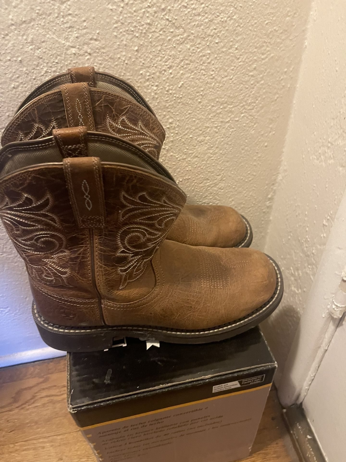 Ariat Women’s Boots 9.5 