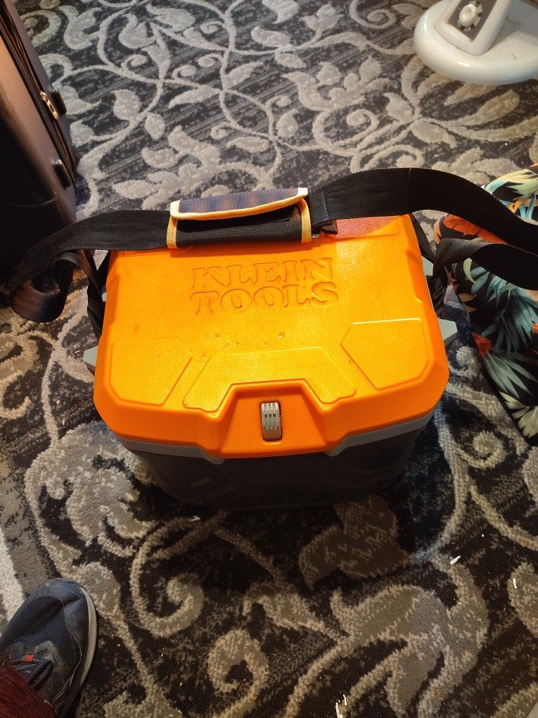 Klein Tools.Cooler.with Lock .