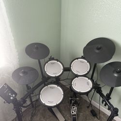 ROLAND V- DRUMS ELECTRONIC DRUM SET GREAT CONDITION 
