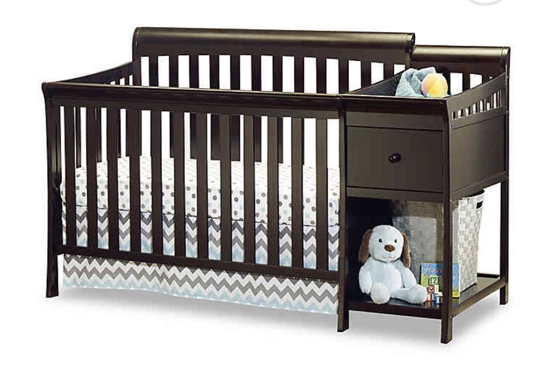 Baby crib /changing table