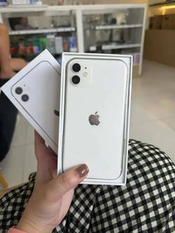 iPhone 11  64GB– Unlocked  While  Excellent Condition