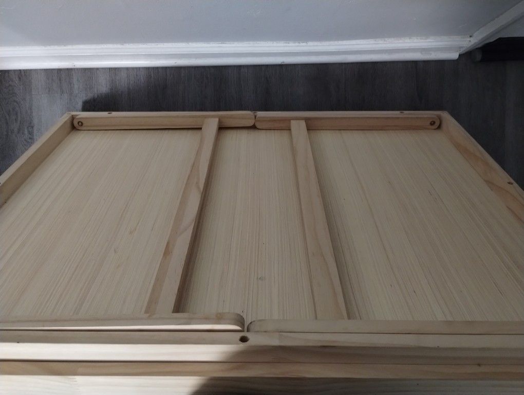 Wooden Foldable Table 