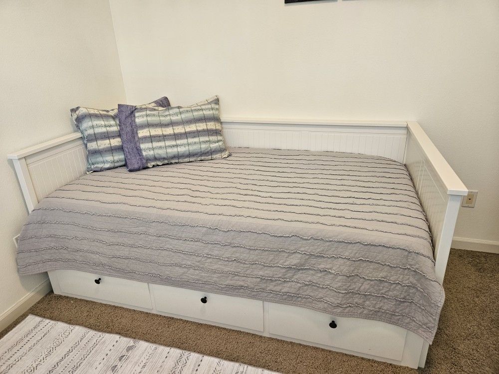 Ikea Daybed