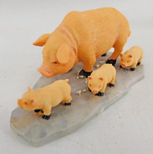 Vintage Lemax Christmas Village Pig Family Holidays and Seasons Porcelain