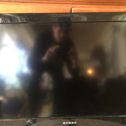 32 Inch Dynex Flat Screen