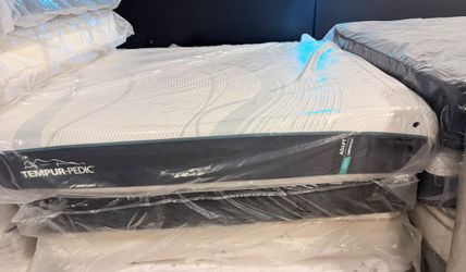 King Mattress Tempurpedic Adapt Medium 2.0