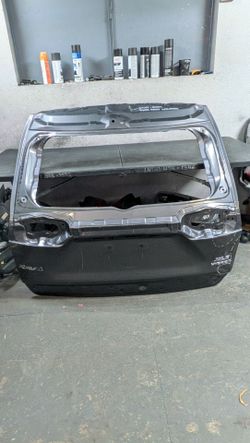2018-2019-2020-2021-2022-2023-2024 TOYOTA RAV4 LIFTGATE W/ELECTRIC OEM USED #10671