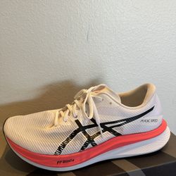 ASICS Magic Speed