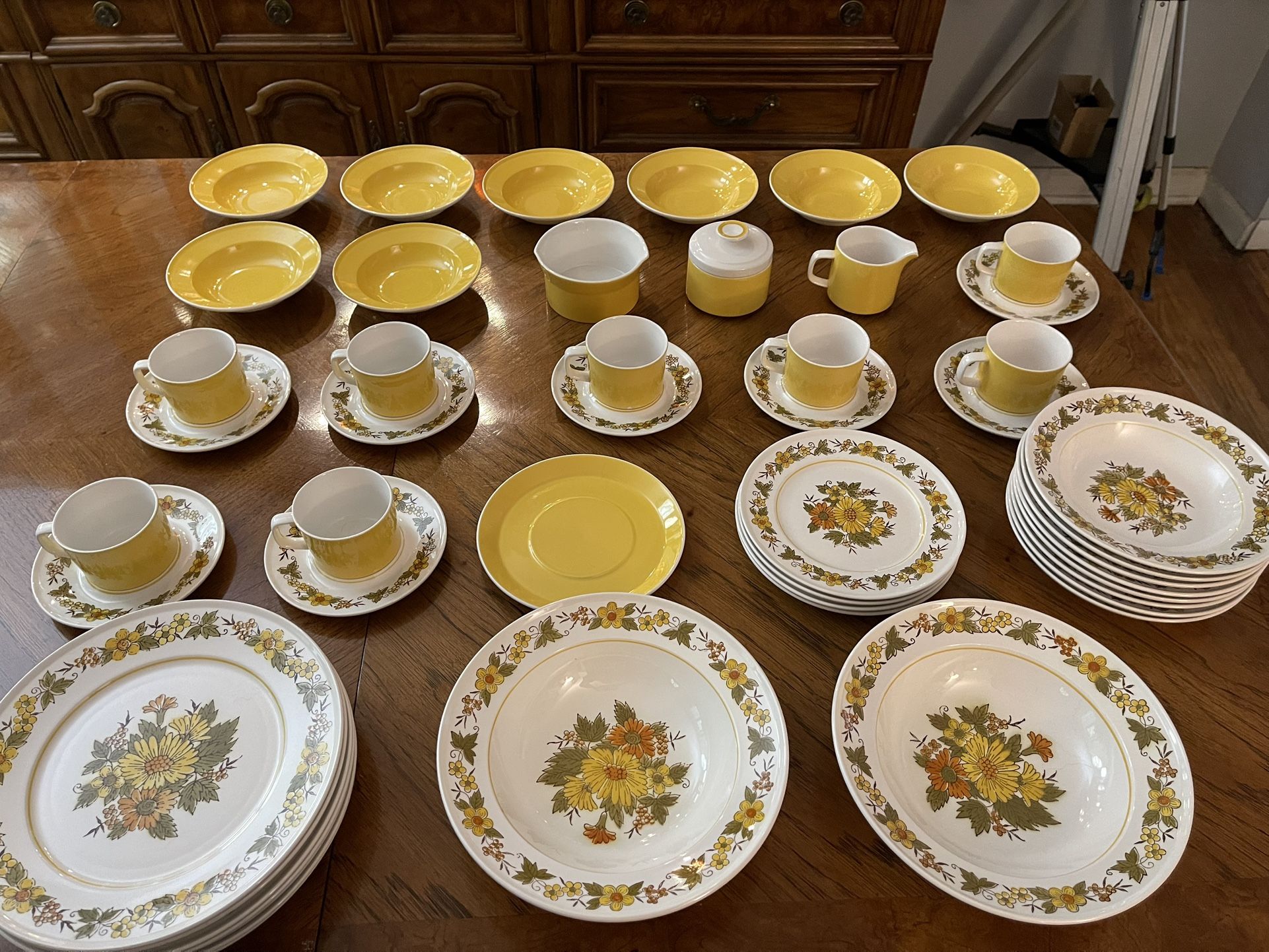 Absolutely Gorgeous 49 Piece Mikasa Dinnerware Set Provencal & Duplex from Japan (See Description!!)