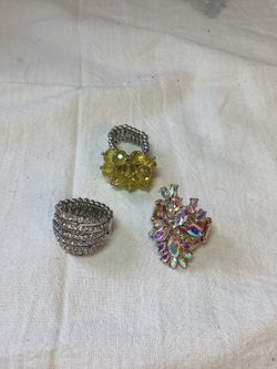 Set of 3  Vintage Sparkly Stretch Rings