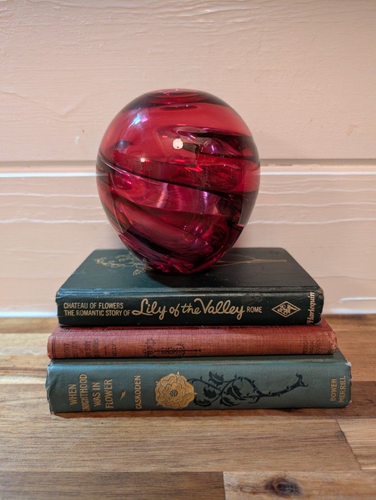 SVA ( School Of Visual Arts ) Swirl Glass Vase