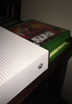 Xbox One S 500 gb with games