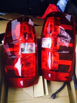 Chevy avalanche tail lights