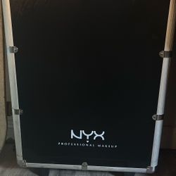 Nyx Vanity Travel Case 