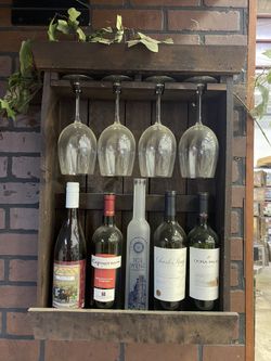 Shadow Box 5 Bottle w/4 Glass Storage
