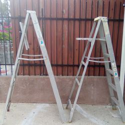 Escaleras De Aluminio Ocho Pies De Alto Siete Pies De Alto Este De Los Ángeles