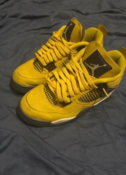 Jordan 4s and Nike dunks