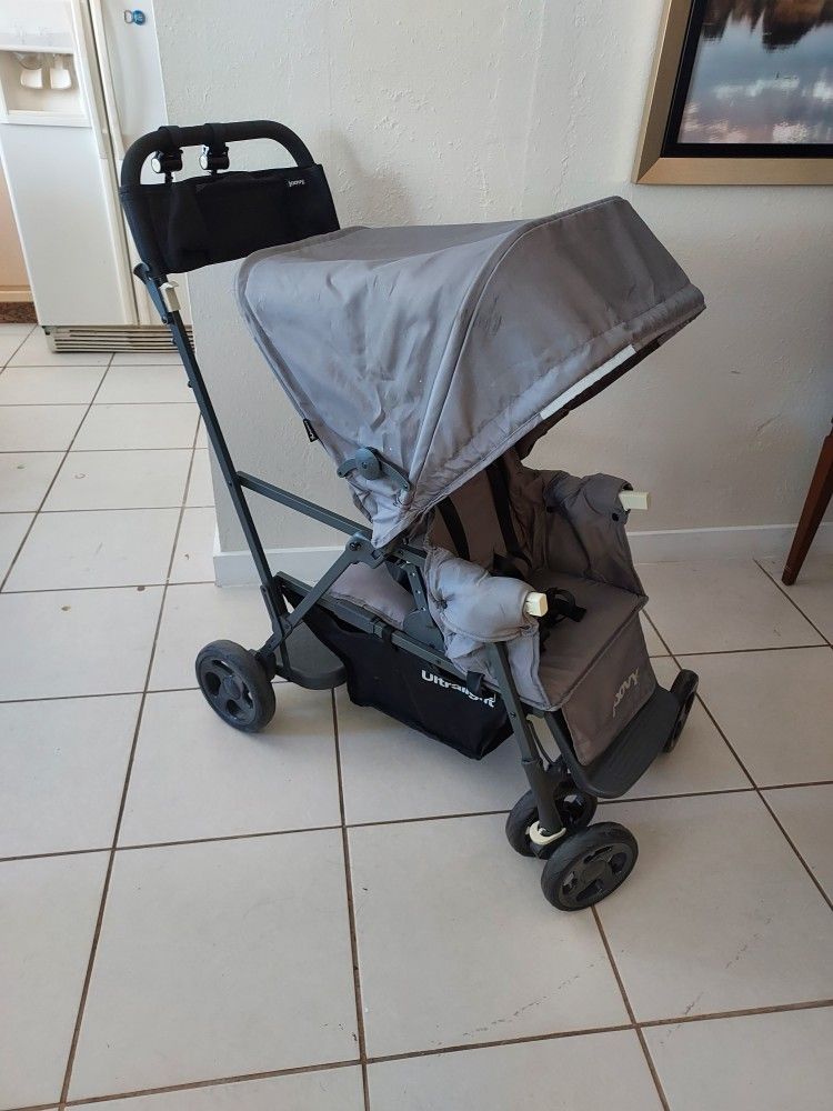 Joovy Cochecito De Grafito Ultraligero De Caboce Sentarse Y Soporte Cochecito Tanclem Gris Amazon  $ 230 it does Not Have The Part That goes in front