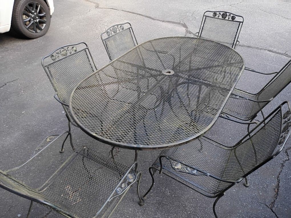 Vintage Wrought Iron Patio Set Outdoor