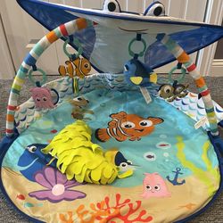 Bright Starts Disney Baby Finding Nemo Mr. Ray Ocean Lights & Music Gym