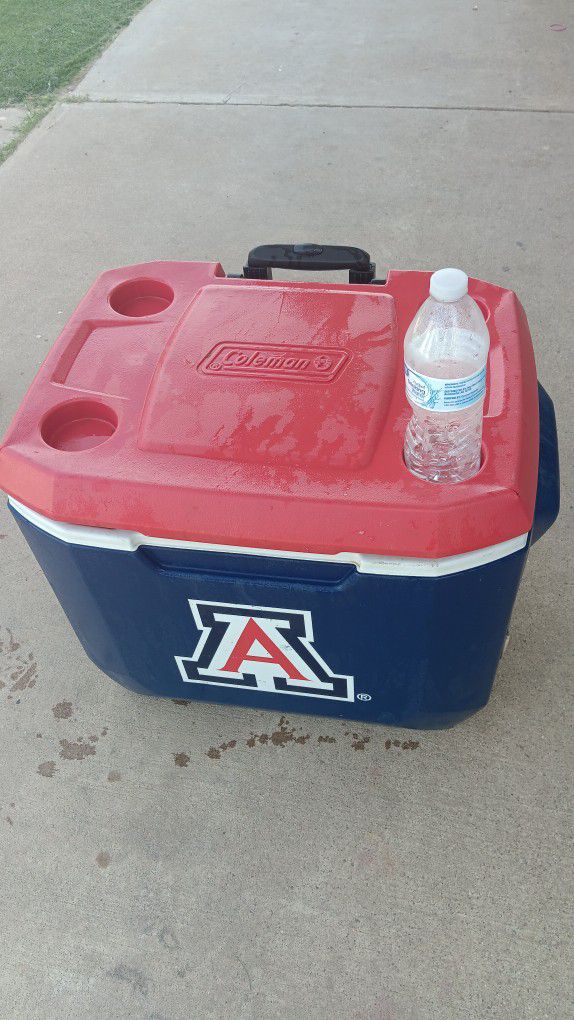 U Of A ice Chest Cooler