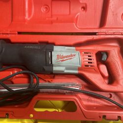 Milwaukee Sawzall W/case (chord Powered) 