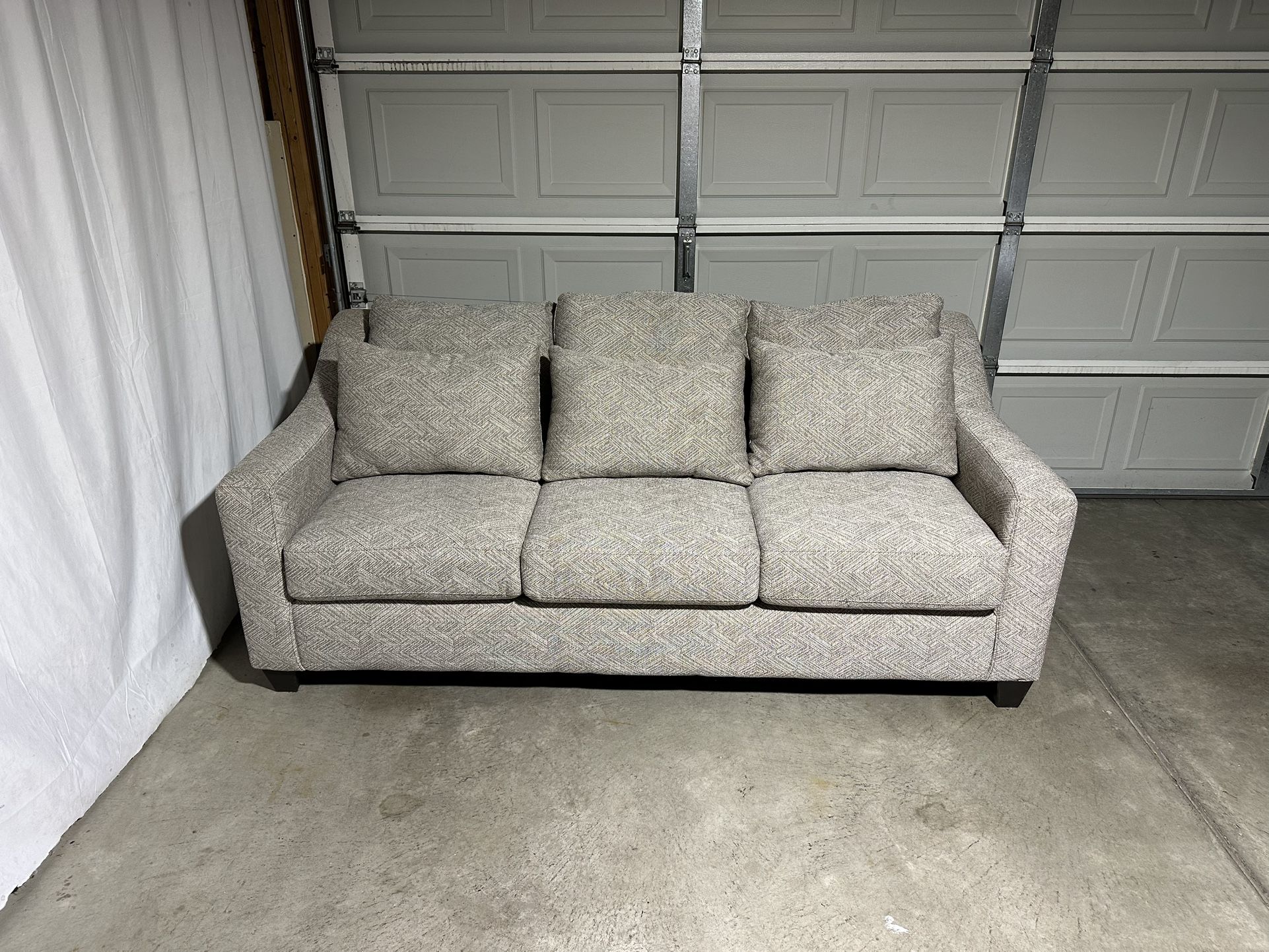 Contemporary Sofa *Free Delivery*