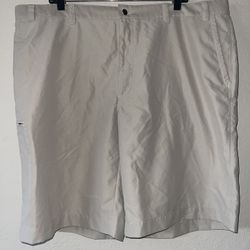 Callaway, Mens Beige Optimum Performance Golf Pockets Chino Shorts, Size 42