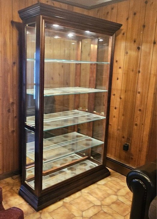 Pulaski curio display case solid wood lighted storage cabinet glassware mirror d