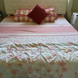 Almost New Queen Bed For $40