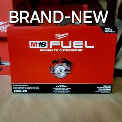Milwaukee
M18 FUEL 18V Lithium-Ion Brushless Cordless 6-1/2 in. Circular Saw (Tool-Only)