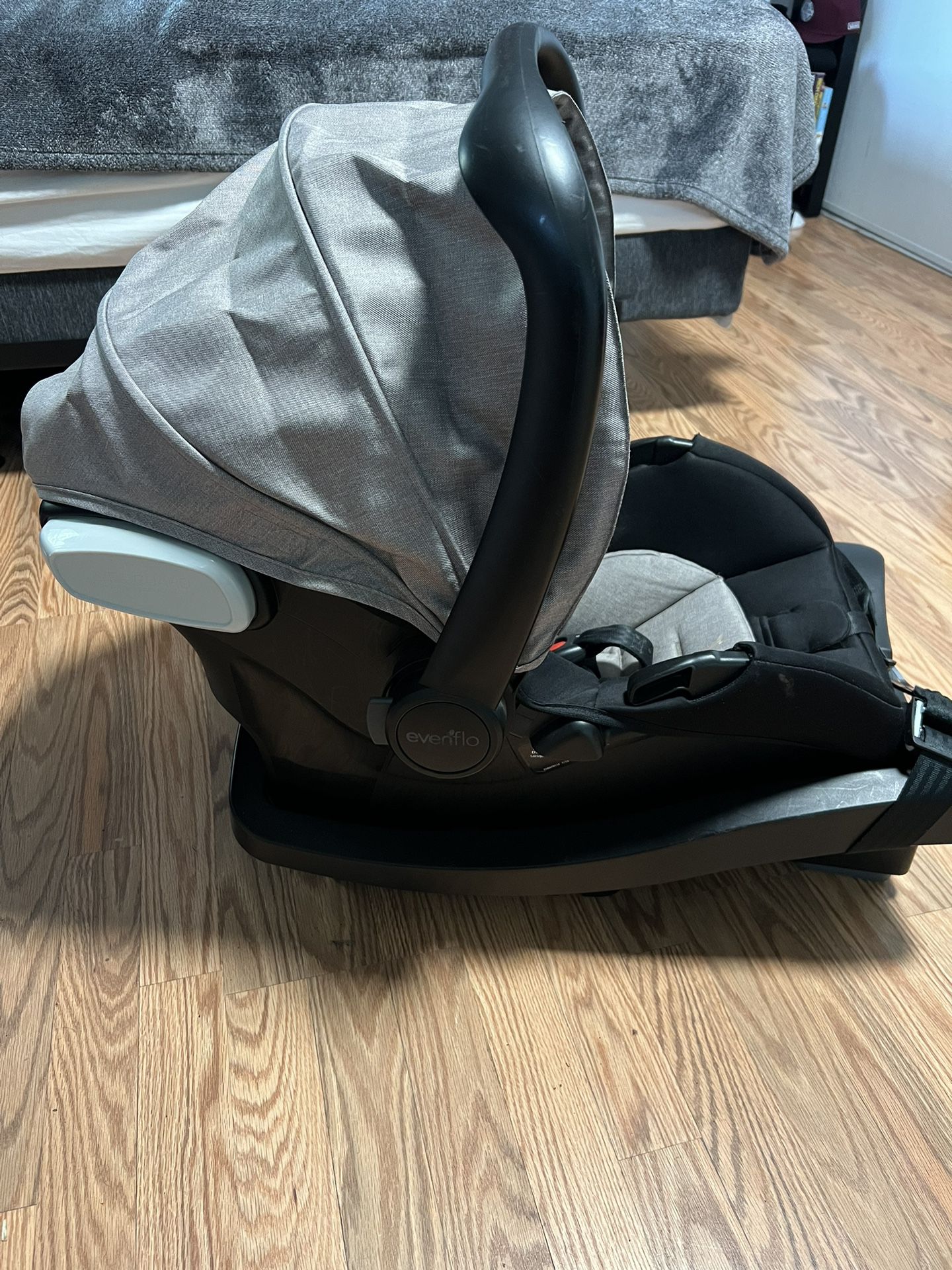 Evenflo Baby Car Seat 