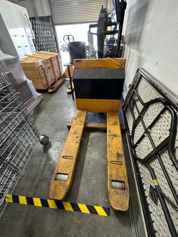 Big Joe Electric Pallet Jack D40