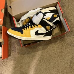 2pair Of AUTHENTIC JORDAN 1s And 2pair Of Authentic Air Force 1s Blow Out Sale $300 For All Four Pairs