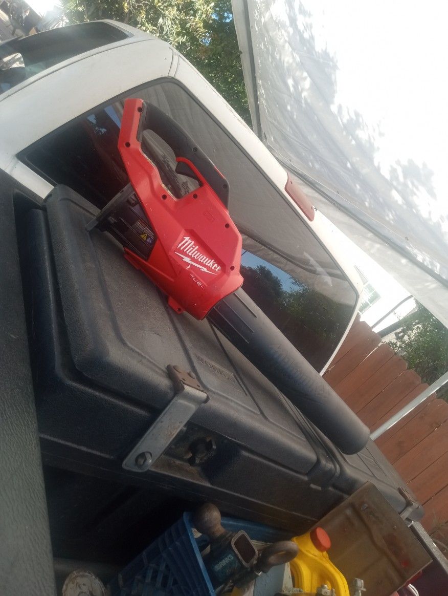 Milwaukee M18 Fuel Blower