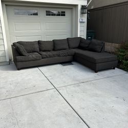 Beautiful Couch Sectional (Dark Grey)