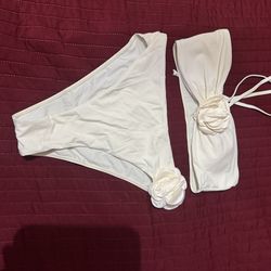 White flower bikini