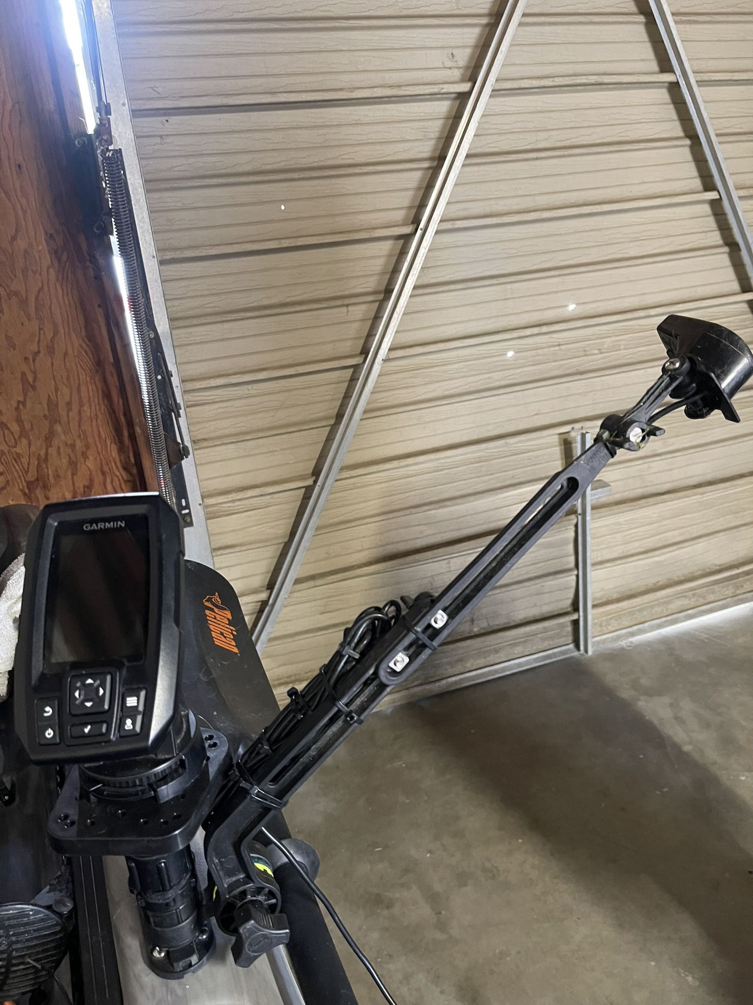 Garmin Striker 4 With Scotty Transducer Mount for Sale in Bakersfield